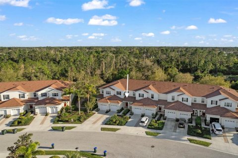 Townhouse in North Port, Florida 3 bedrooms, 134.34 sq.m. № 1041211 - photo 3