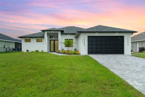 Casa en venta en Cape Coral, Florida, 4 dormitorios, 186.64 m2 № 1324220 - foto 1