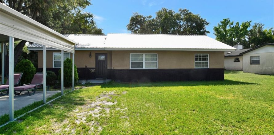 House in DeLand, Florida 4 bedrooms, 167.41 sq.m. № 1323382