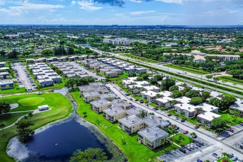 Condo in Delray Beach, Florida, 2 bedrooms  № 1240554 - photo 1