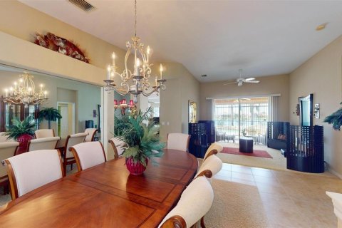 House in North Port, Florida 4 bedrooms, 205.31 sq.m. № 1344434 - photo 21