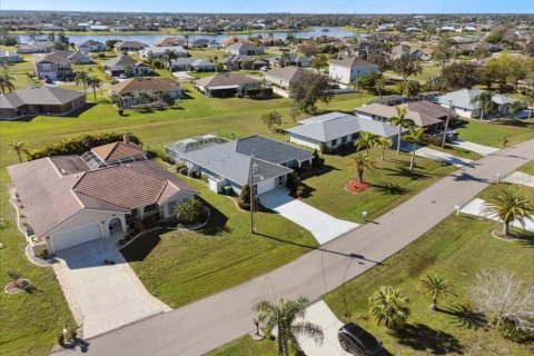 Villa ou maison à vendre à Punta Gorda, Floride: 2 chambres, 164.72 m2 № 1023206 - photo 4