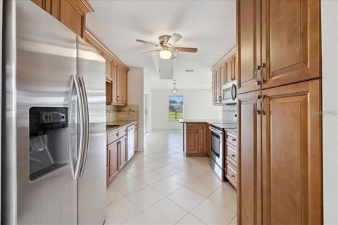 Villa ou maison à vendre à Punta Gorda, Floride: 2 chambres, 164.72 m2 № 1023206 - photo 13