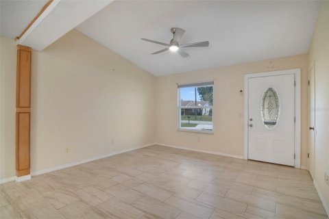 Casa en venta en Deltona, Florida, 3 dormitorios, 116.13 m2 № 1336093 - foto 4