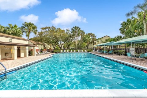 Condominio en venta en Coconut Creek, Florida, 2 dormitorios, 109.81 m2 № 1073556 - foto 18
