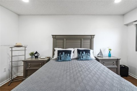 Condominio en venta en Pembroke Pines, Florida, 2 dormitorios, 105.63 m2 № 1232352 - foto 11