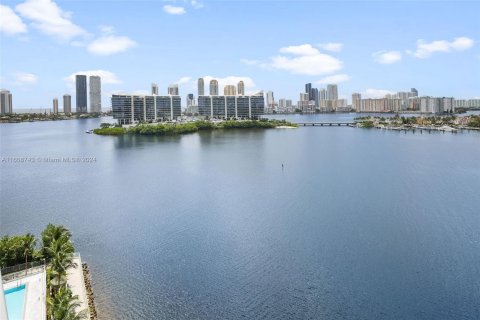 Condo in Aventura, Florida, 3 bedrooms  № 1241057 - photo 10