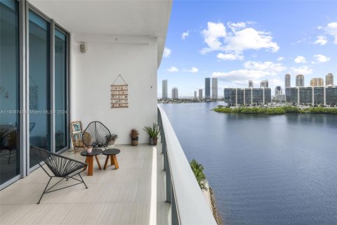 Copropriété à vendre à Aventura, Floride: 3 chambres, 237.74 m2 № 1241057 - photo 12