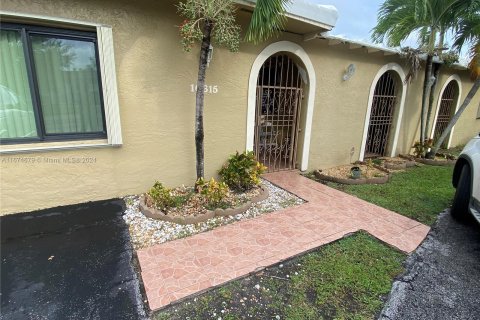 Casa en venta en Palmetto Bay, Florida, 4 dormitorios, 164.16 m2 № 1398257 - foto 2