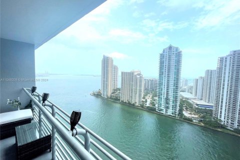 Condo in Miami, Florida, 1 bedroom  № 1059797 - photo 1