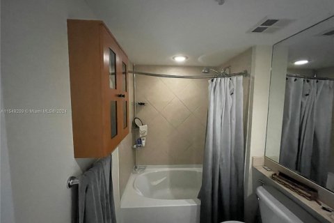 Condominio en venta en Miami, Florida, 1 dormitorio, 80.64 m2 № 1059797 - foto 8