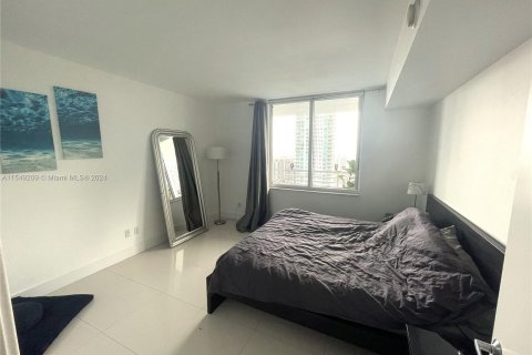 Condominio en venta en Miami, Florida, 1 dormitorio, 80.64 m2 № 1059797 - foto 13