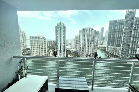 Condominio en venta en Miami, Florida, 1 dormitorio, 80.64 m2 № 1059797 - foto 15