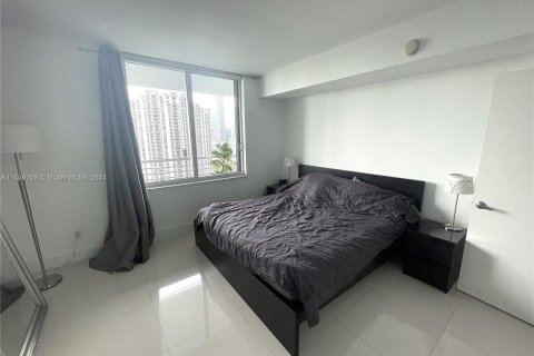 Condominio en venta en Miami, Florida, 1 dormitorio, 80.64 m2 № 1059797 - foto 14