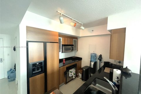 Condominio en venta en Miami, Florida, 1 dormitorio, 80.64 m2 № 1059797 - foto 3