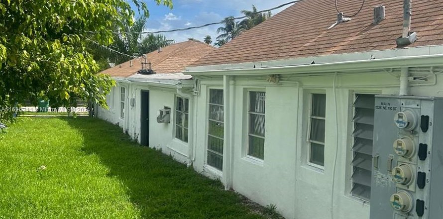 Commercial property in Miami, Florida 234.58 sq.m. № 1280793