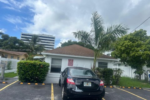 Commercial property in Miami, Florida 234.58 sq.m. № 1280793 - photo 14