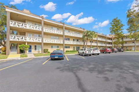 Copropriété à vendre à Clearwater, Floride: 2 chambres, 127.28 m2 № 1381205 - photo 1