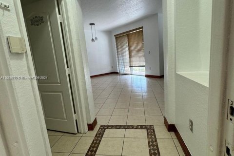 Copropriété à vendre à Miami, Floride: 3 chambres, 126.72 m2 № 1372491 - photo 13