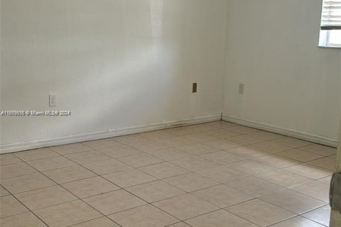 Condo in Miami, Florida, 3 bedrooms  № 1372491 - photo 18