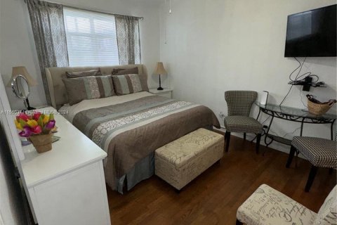 Condo in Miami Beach, Florida, 1 bedroom  № 1372493 - photo 29