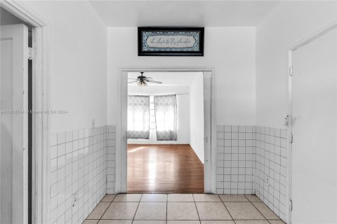 Condo in Miami Beach, Florida, 1 bedroom  № 1372493 - photo 9