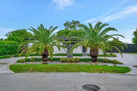 Casa en venta en Miami Gardens, Florida, 4 dormitorios, 145.3 m2 № 1372462 - foto 3