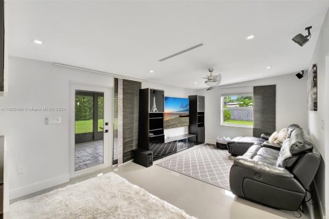 Villa ou maison à vendre à Miami Gardens, Floride: 4 chambres, 145.3 m2 № 1372462 - photo 14