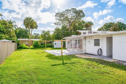 House in Vero Beach, Florida 4 bedrooms, 139.35 sq.m. № 1397933 - photo 30