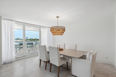 Condo in Fort Lauderdale, Florida, 2 bedrooms  № 1098819 - photo 13