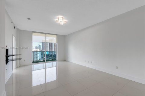 Condo in Hallandale Beach, Florida, 1 bedroom  № 1399465 - photo 7