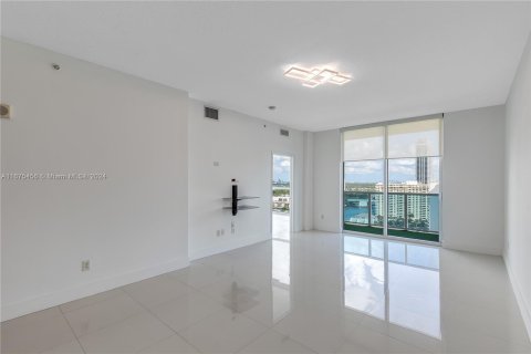 Condo in Hallandale Beach, Florida, 1 bedroom  № 1399465 - photo 8