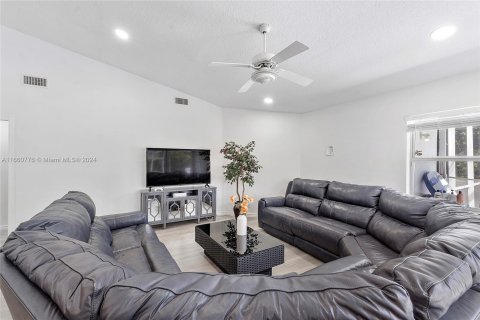 Casa en venta en Coral Springs, Florida, 5 dormitorios № 1399501 - foto 21