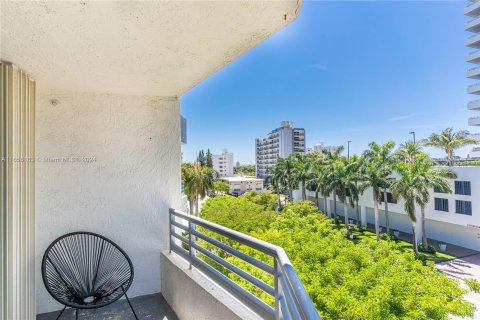 Condominio en alquiler en Miami Beach, Florida, 2 dormitorios, 91.97 m2 № 1356993 - foto 10