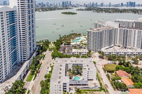 Condominio en alquiler en Miami Beach, Florida, 2 dormitorios, 91.97 m2 № 1356993 - foto 23