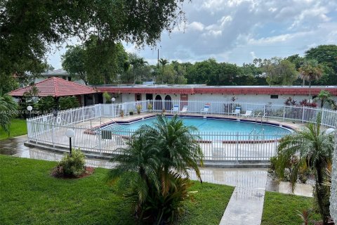 Condo in Palmetto Bay, Florida, 2 bedrooms  № 1356912 - photo 20