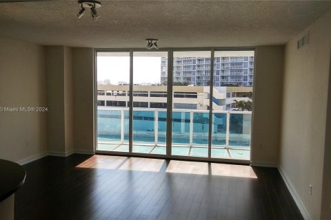 Copropriété à louer à North Bay Village, Floride: 2 chambres, 118.36 m2 № 1356909 - photo 3