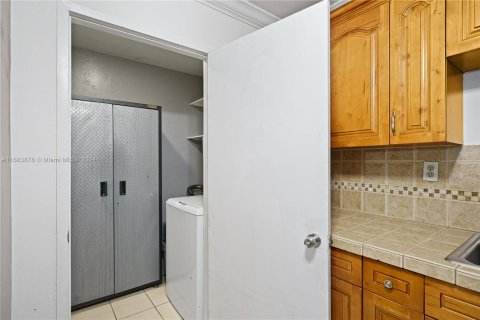 Condominio en venta en Miami, Florida, 3 dormitorios, 88.44 m2 № 1418733 - foto 20