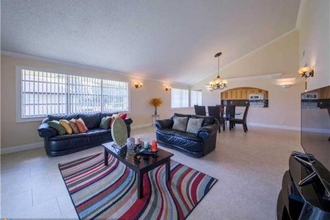 Condominio en venta en Tamarac, Florida, 3 dormitorios, 166.48 m2 № 1031510 - foto 7