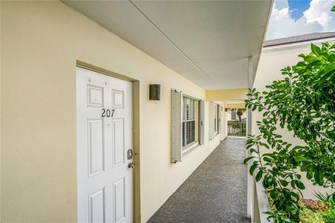 Condo in Vero Beach, Florida, 2 bedrooms  № 1376260 - photo 25