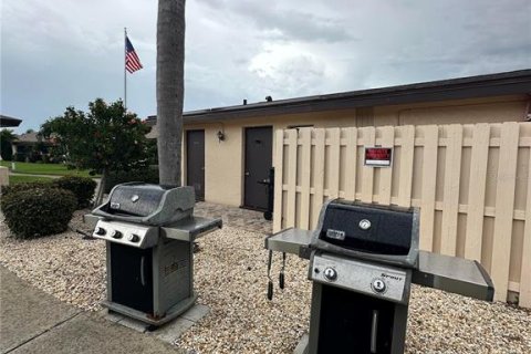 Villa ou maison à louer à Cape Coral, Floride: 2 chambres, 73.76 m2 № 1366590 - photo 17