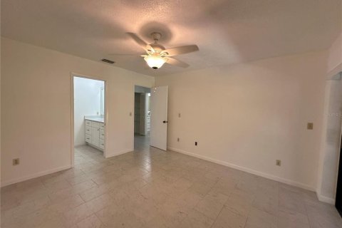 Villa ou maison à louer à Cape Coral, Floride: 2 chambres, 73.76 m2 № 1366590 - photo 14