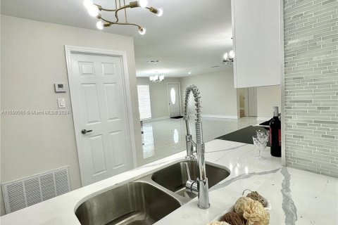 Casa en venta en Sunrise, Florida, 3 dormitorios, 142.79 m2 № 1065413 - foto 24