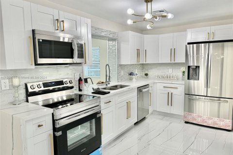 Casa en venta en Sunrise, Florida, 3 dormitorios, 142.79 m2 № 1065413 - foto 17