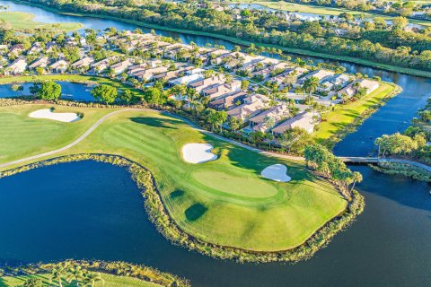 Villa ou maison à vendre à Palm Beach Gardens, Floride: 3 chambres, 243.13 m2 № 1026899 - photo 2