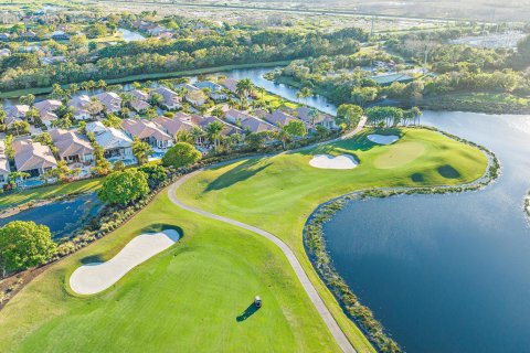 Villa ou maison à vendre à Palm Beach Gardens, Floride: 3 chambres, 243.13 m2 № 1026899 - photo 4