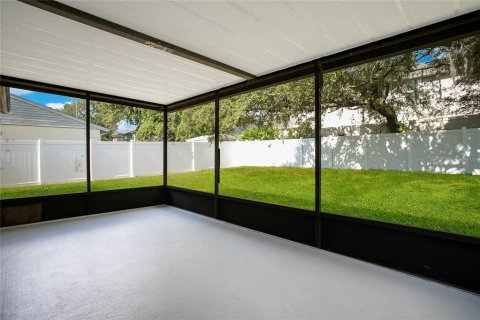 Villa ou maison à vendre à Tampa, Floride: 2 chambres, 91.97 m2 № 1213174 - photo 15