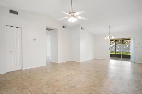 Villa ou maison à vendre à Tampa, Floride: 2 chambres, 91.97 m2 № 1213174 - photo 4