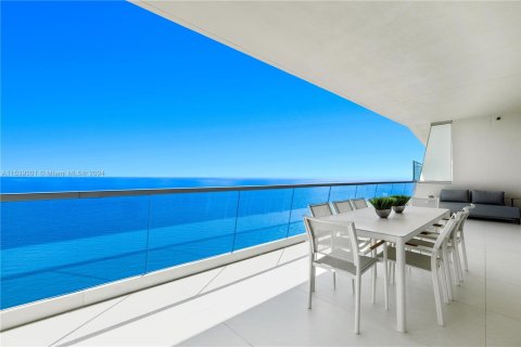 Condominio en venta en Sunny Isles Beach, Florida, 3 dormitorios, 288.93 m2 № 1030859 - foto 20