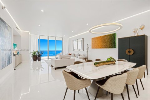 Condominio en venta en Sunny Isles Beach, Florida, 3 dormitorios, 288.93 m2 № 1030859 - foto 13